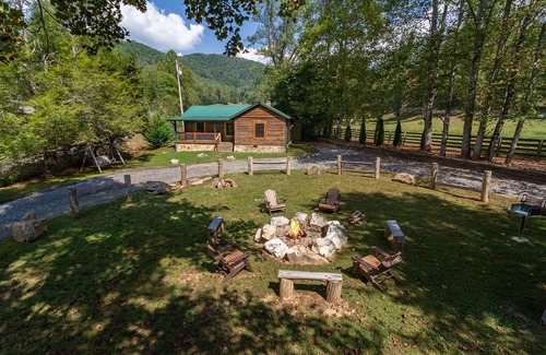 Cherokee Cabin | Camp Brannum is Your Smoky Mountain base camp less than 5 minutes from the National Park entrance