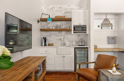 Comfort Bed & Breakfast | Camp Comfort