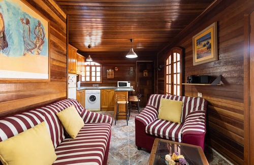 Pasito Blanco House | Camping Cabin - Private Solarium & Pool - BBQ