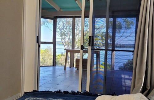 Brisbane Waterfront House | Camp in Style - Waterfront Guesthouse