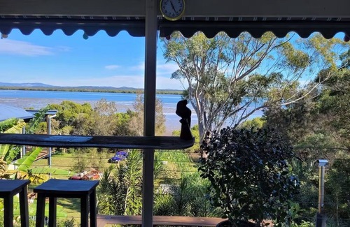 Brisbane Waterfront House | Camp in Style - Waterfront Guesthouse