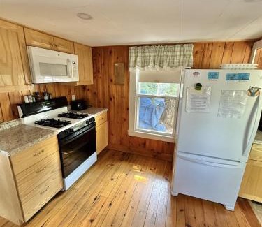 Sebago Villa | CAMP LINDY LIMIT 7 cottage