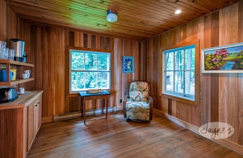Bala Cottage | Camp Meda on Meda Island on Lake Muskoka! Complete Privacy! Sauna!