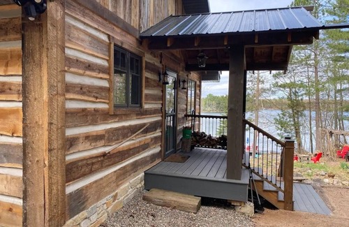 Harshaw Cabin | Camp Makwa 3-Bed 3-Bath Nostalgic Cabin in Harshaw