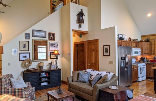 Deep Gap Cabin | Camp Sasquatch - Sleeps 8 - Pets Ok - Hike - Fish