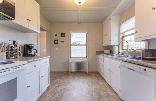 Ely House | Camp Street Haven: 2-bedroom peaceful getaway