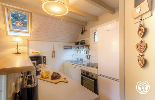 Campan House | Campan Payolle: NICELY DECORATED CHALET ON TWO LEVELS WITH BREATHTAKING VIEW OF MOUNTAINS AND LAKE
