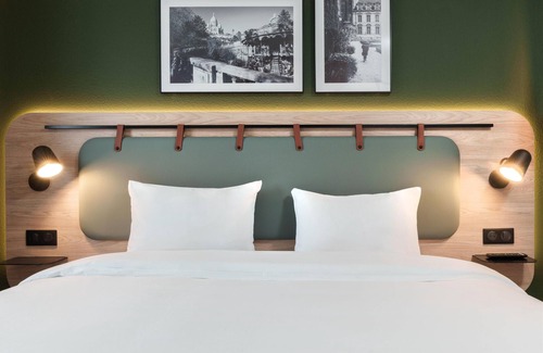 Le Blanc-Mesnil Hotel | Campanile Le Blanc Mesnil