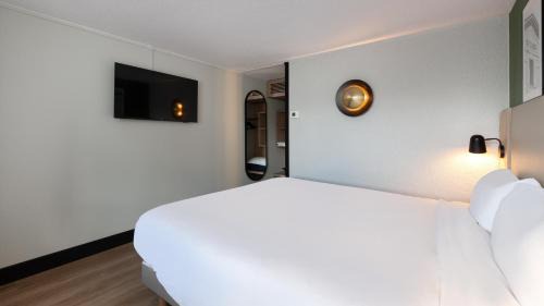 Epone Hotel | Campanile NATURE - Epône