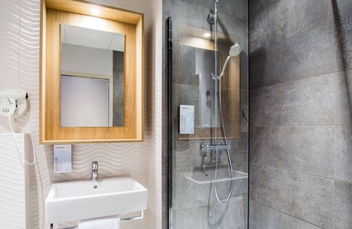 Colombier - Champ de Mars Hotel | Campanile Rennes Centre - Gare