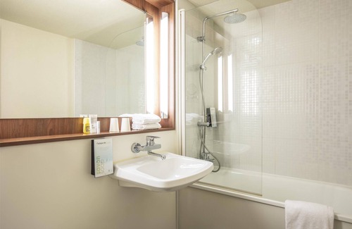 Neuville Hotel | Campanile Vire