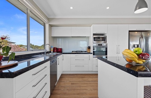 Mount Maunganui House | Campbell Road Classic – Mount Maunganui Bach