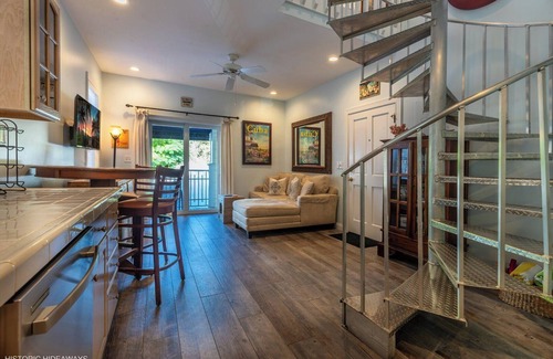 Historic Seaport House | Campbell Suite in Key West