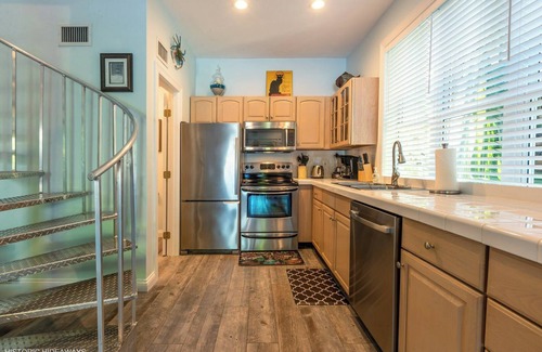 Historic Seaport House | Campbell Suite in Key West