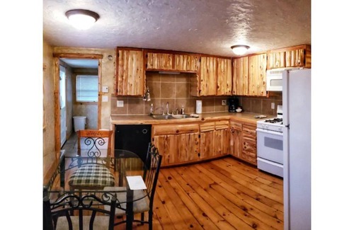Rockaway Beach House | Campfire Cabin at the Lake - Sleeps 10