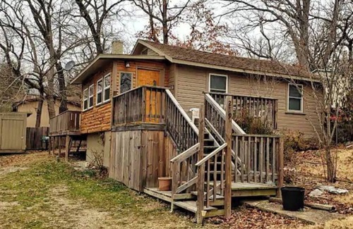 Rockaway Beach House | Campfire Cabin at the Lake - Sleeps 10