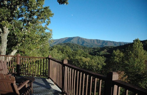 Gatlinburg - Pigeon Forge House | Campfire Lodge