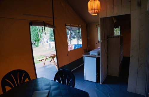 Januv Dul Ski Chalet | Camping 2000 - Safaritent Medium