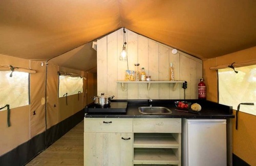 Montpon-Menesterol House | Camping 3 étoiles - Piscine - ccbb0id