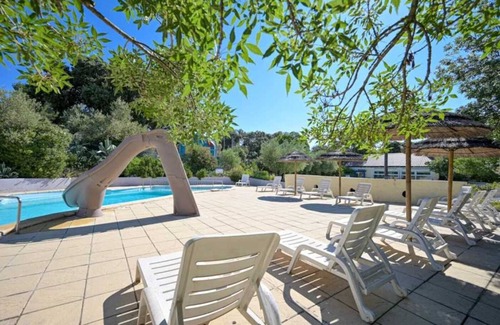 Castries House | Camping 3 étoiles - Piscine - ccbbh0b