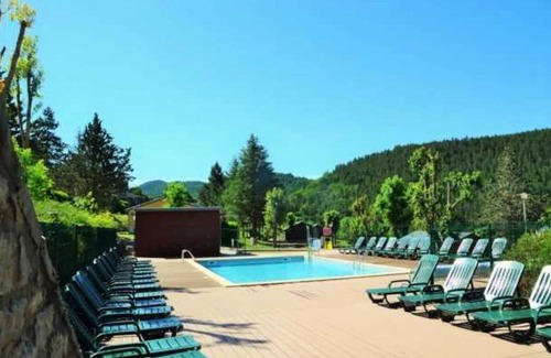 Meyrueis House | Camping 3 étoiles - Piscine - eeeggg