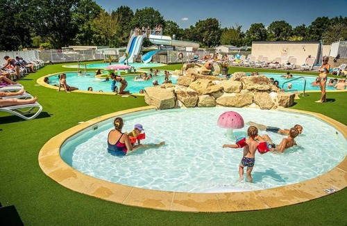 Ambon House | Camping 4 étoiles - Parc aquatique - eeiagg