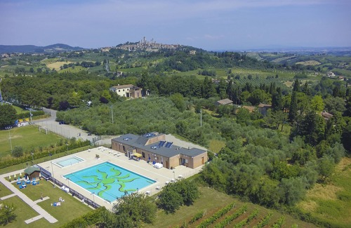 San Gimignano RV Rental | Camping Boschetto Di Piemma