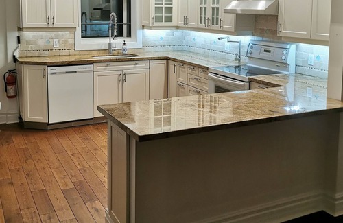 Whitchurch-Stouffville House | Camping staycation - secluded class A RV and trailer
