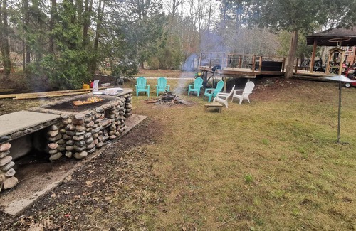 Whitchurch-Stouffville House | Camping staycation - secluded class A RV and trailer