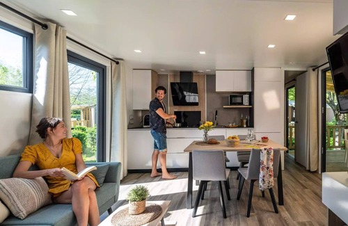 Crecy-la-Chapelle House | Camping Country Park Crécy La Chapelle * - Mobile Home STAR 4 Rooms 6 People