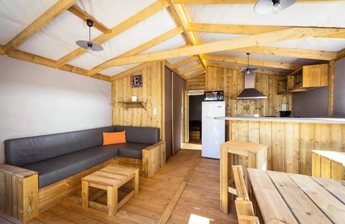 Brissac-Quince Ski Chalet | Camping de l'Etang Sites and Landscapes * - Chalet Insolite Premium Loire 2 ch. - TV 5 people