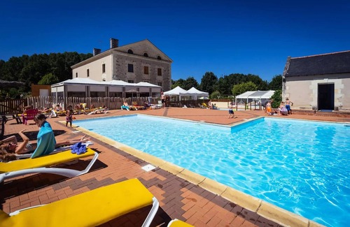 Brissac-Quince House | Camping de l'Etang Sites and Landscapes * - Cottage Classic Authion 2 ch. 5 persons