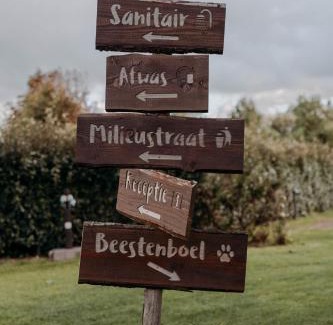 Breezand Other | Camping De Tulpenweide lege Kampeerplaats, lege plaats op het gras zonder bed