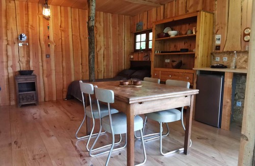 Saint-Aubin-le-Cloud Cabin | Camping La Chagnée - cabane des enfants du marais