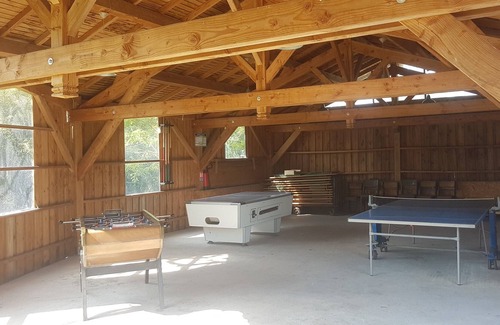 Saint-Aubin-le-Cloud Cabin | Camping La Chagnée - cabane des enfants du marais
