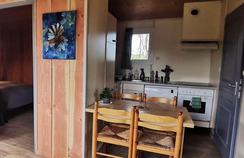 Saint-Aubin-le-Cloud Ski Chalet | Camping La Chagnée - Chalet Bleu