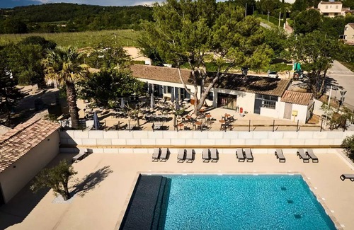 Malemort-du-Comtat House | CAMPING LA CERISE * - Mobile home 2 bedrooms Air conditioning - Saturday 4 people