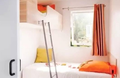 Canet-de-Salars House | Camping Le Caussanel* - Family Premium PMR 30m² - TV air conditioning 4 people
