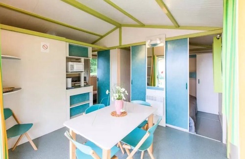 Miribel-les-Echelles Ski Chalet | Camping Le Balcon de Chartreuse* - Chalet Muguet 5 People