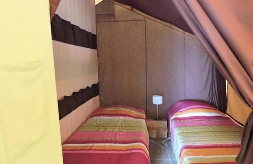 Venterol RV Rental | Camping Les Terrasses Provençales* - Tent Lodge 3 rooms 4 people Without Sanitary