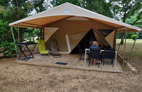 Pays-de-Belves House | Campsite Flower Les Nauves* - Lodge Canada Standard 3 rooms 5 people Without Sanitary