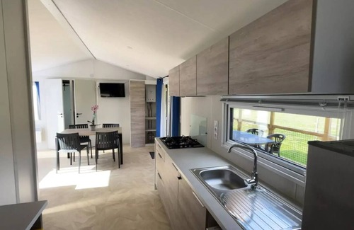 Pays-de-Belves House | Campsite Flower Les Nauves* - Premium Mobile Home 33m² (2 bedrooms - 4 people) + dishwasher for 4 people