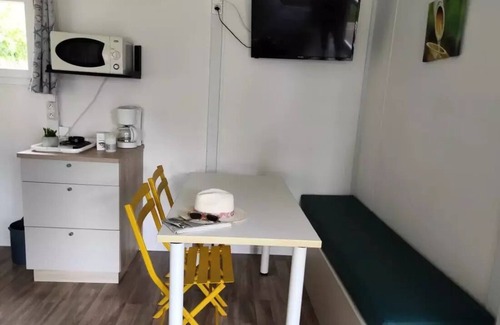 Saint-Laurent-sur-Sevre Ski Chalet | Campsite Le Rouge Gorge* * - LOCATION CHALET 28m2 TV (2 bedrooms) COMFORT 6 persons