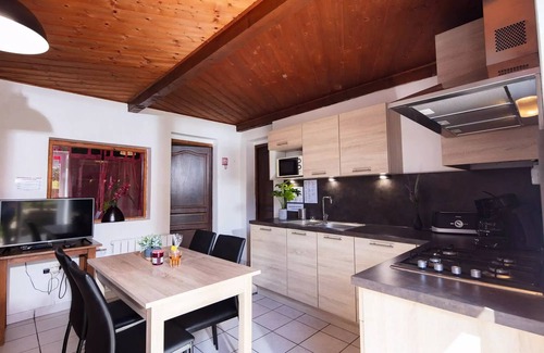 Chastanier Villa | Campsite Les sous bois du Lac * - F2 - Ground Floor Gite 6 people