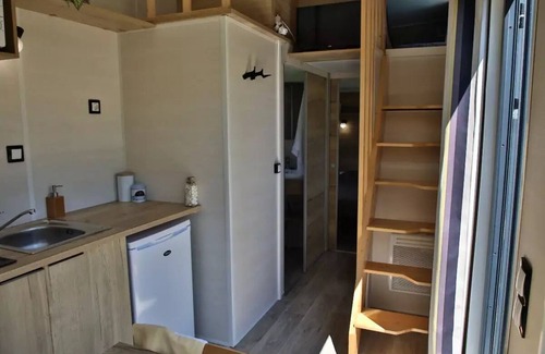 Caro House | Campsite maeva Respire Domaine de Kervallon * - Tiny House 3 Rooms 4 People + TV