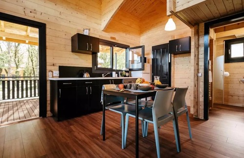 Caro Villa | Campsite maeva Respire Domaine de Kervallon * - Gite Trapper Duplex 4 Rooms 6/8 People + TV