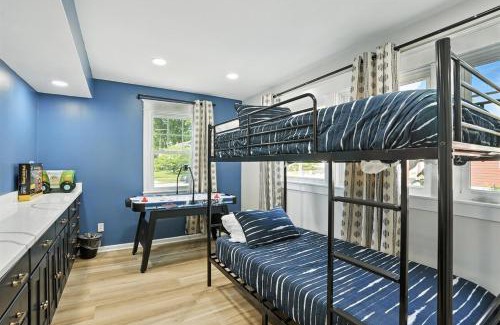Valparaiso House | Campus To Dunes Escape - 2 King Beds - Game Area