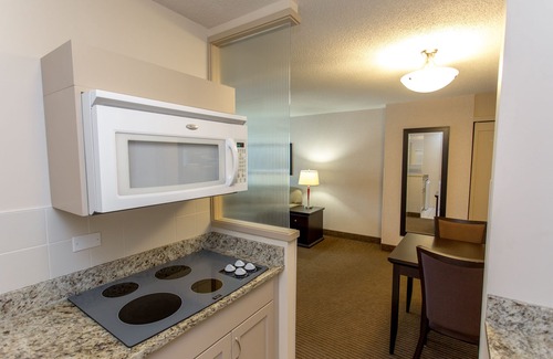 Edmonton Hotel | Campus Tower Suite Hotel