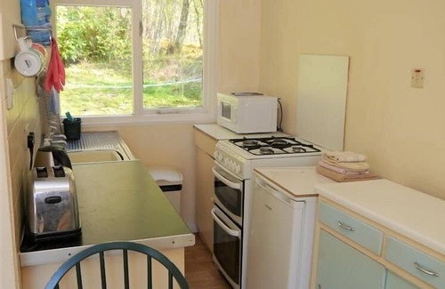 Glenfinnan Cottage | Camus Slatach - sleeps 4 guests in 2 bedrooms