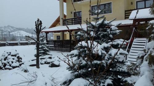 Sarasau House | Camves Inn